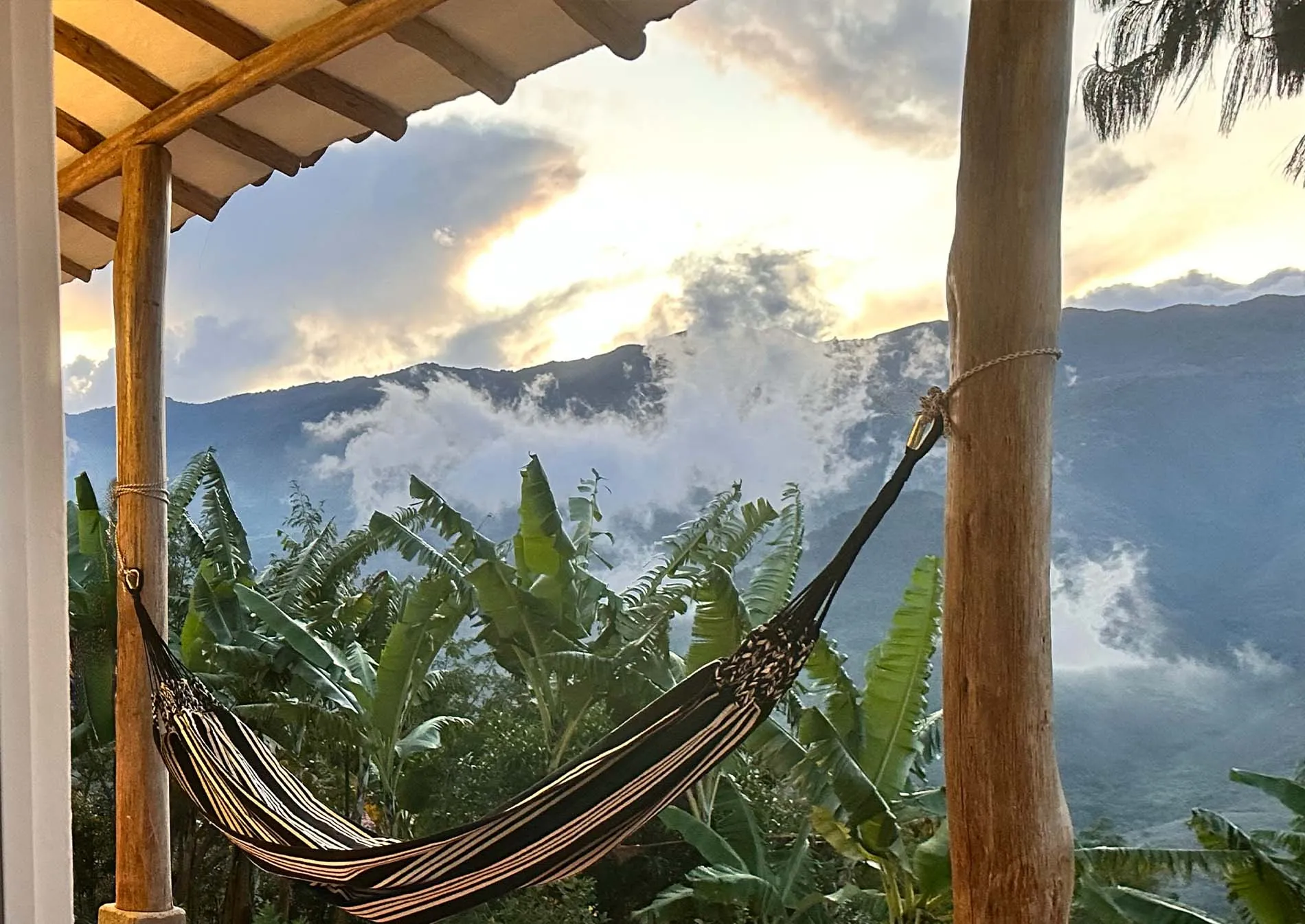 Eco-Retreat Colombia - construction work on the sloping site