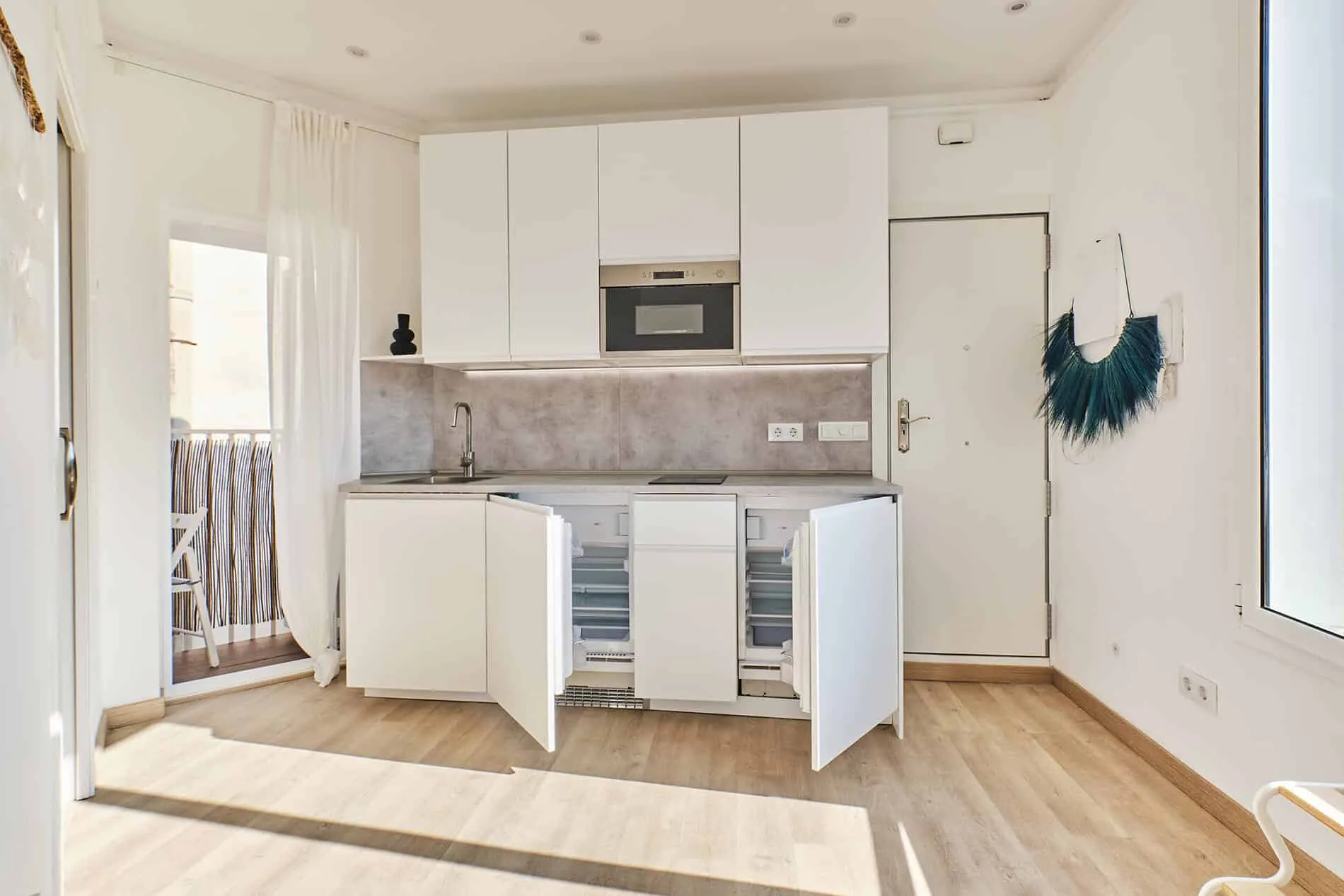 Barcelona roof studio - second-floor studio, full view of the kitchen counter, designed by Beatrice Leupold