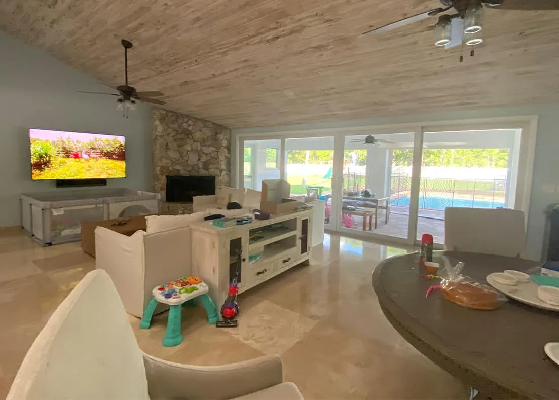 Pinecrest home interior before the renovation