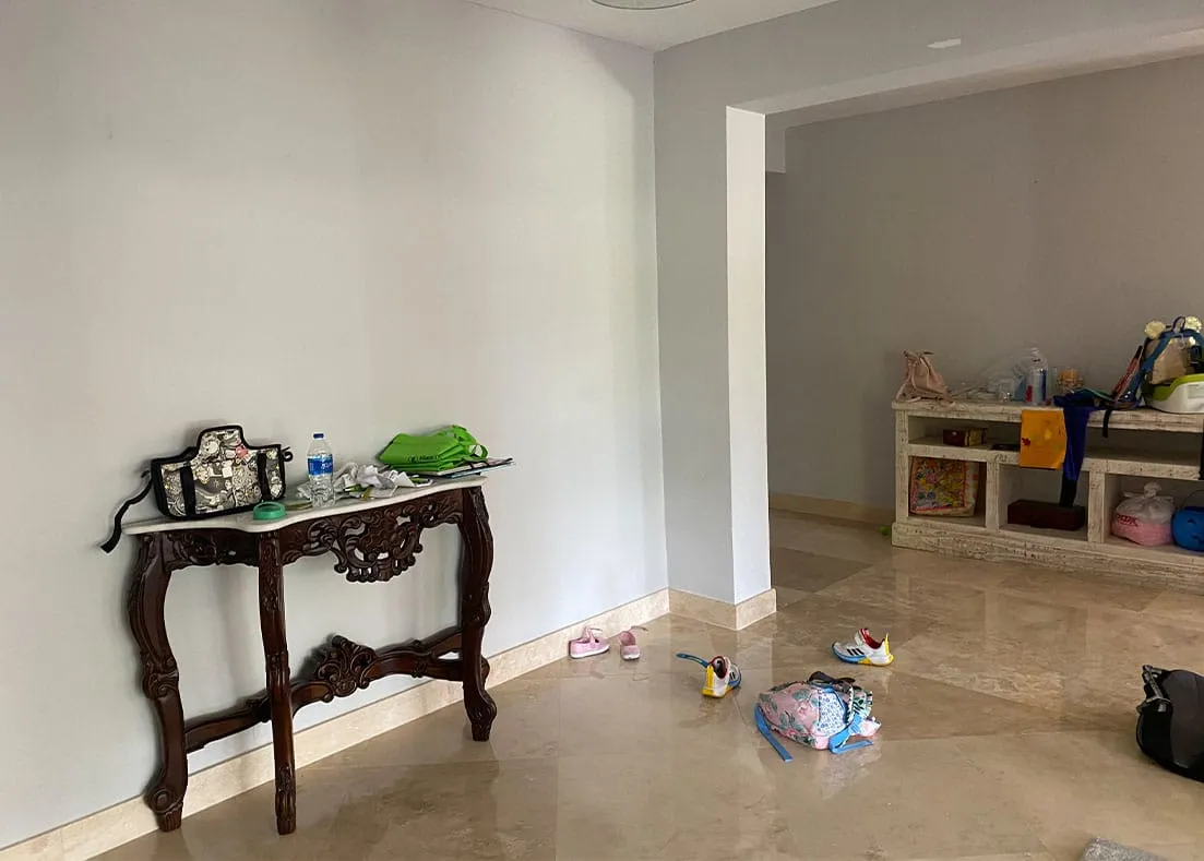 Pinecrest home interior before the renovation