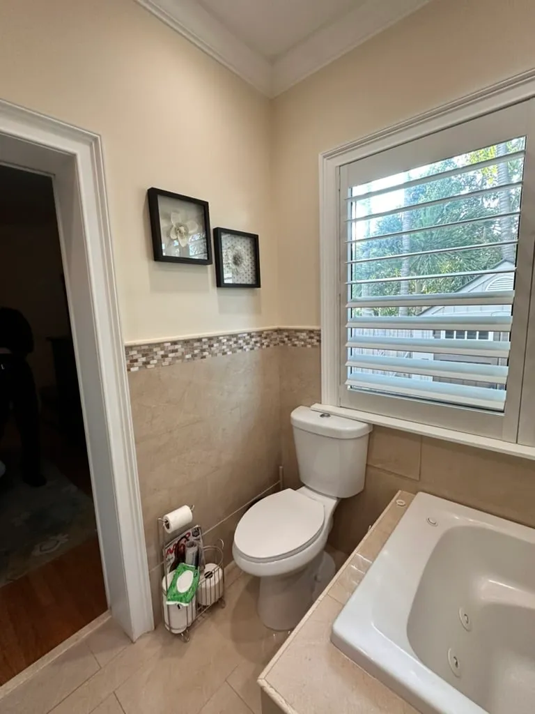 Master bathroom before the renovation