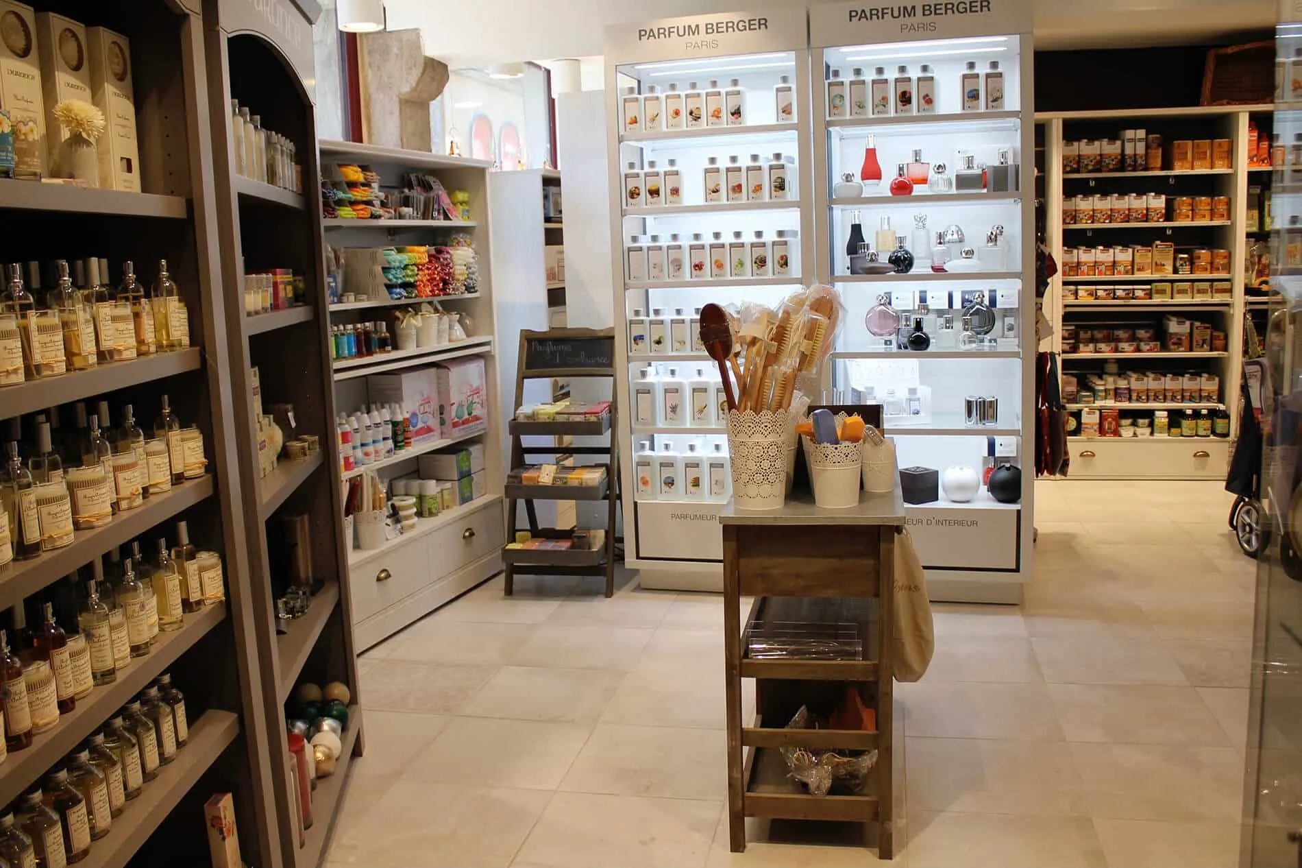 Droguerie de la Tour — interior by Oui Bea