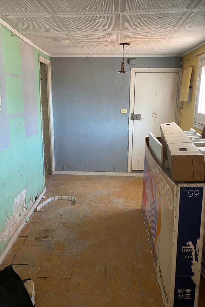 2_0002_studio barcelona 1 Modular Business Office - view of the front porch with wooden roof, designed by Beatrice Leupold